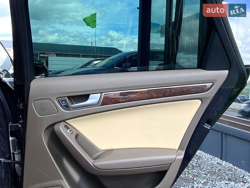 Седан Audi A4 2013 в Ровно