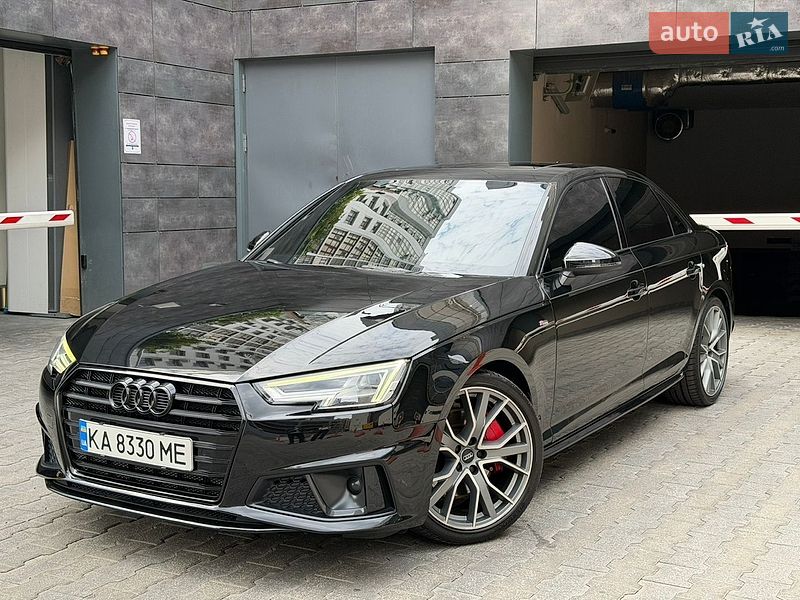 Седан Audi A4 2018 в Киеве