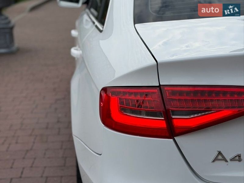 Седан Audi A4 2013 в Львові