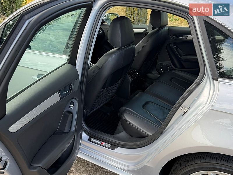 Седан Audi A4 2015 в Барышевке