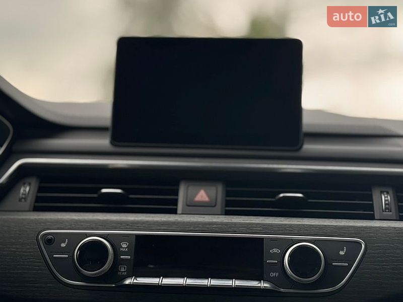 Седан Audi A4 2018 в Бурштині