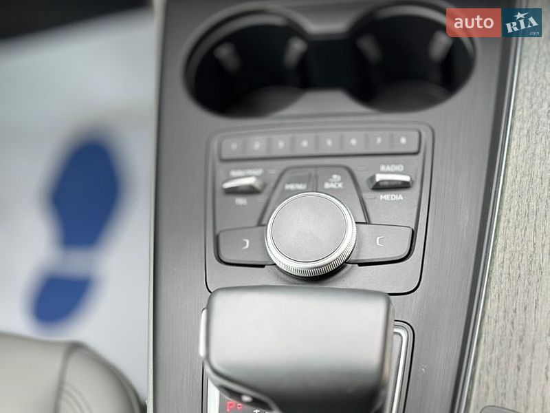 Седан Audi A4 2018 в Бурштині