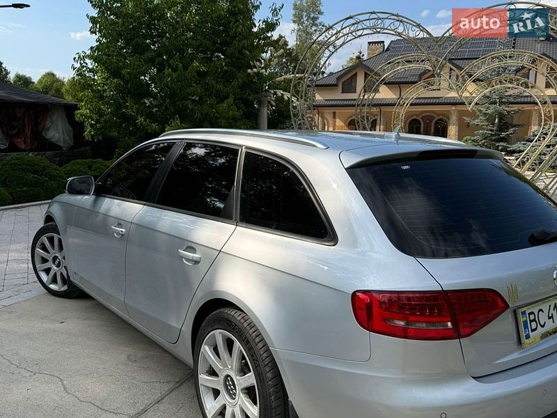 Універсал Audi A4 2010 в Жовкві