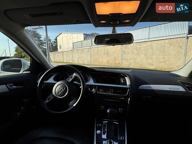 Седан Audi A4 2015 в Стрию