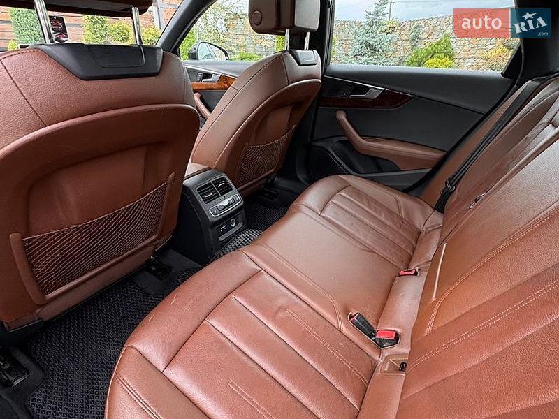 Седан Audi A4 2019 в Стрые