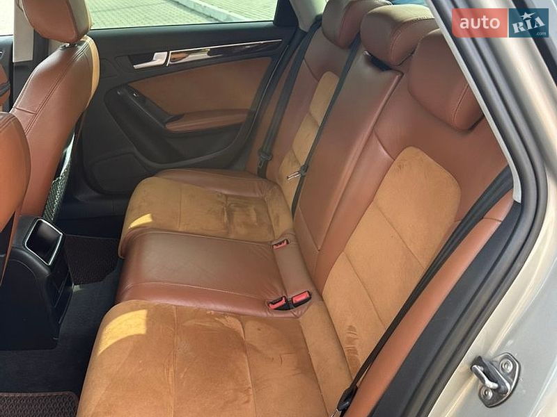 Седан Audi A4 2012 в Ізмаїлі