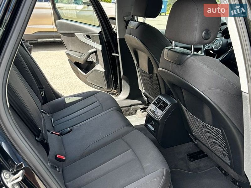 Універсал Audi A4 2018 в Ужгороді