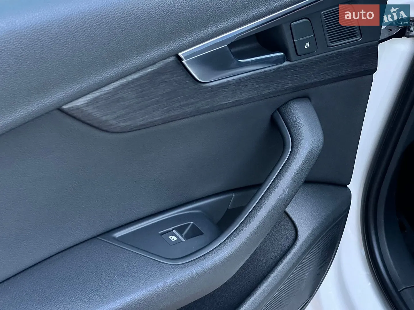2016 Audi A4 - мініатюра 38