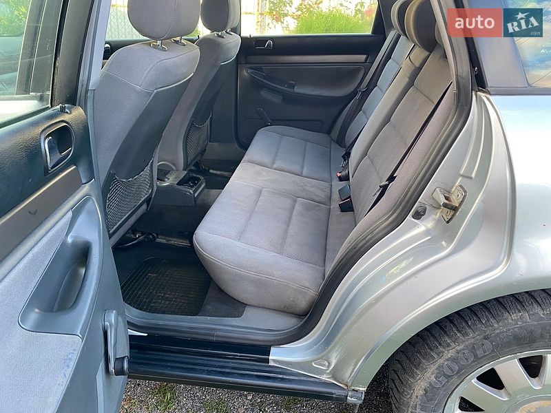Універсал Audi A4 1998 в Рокитному