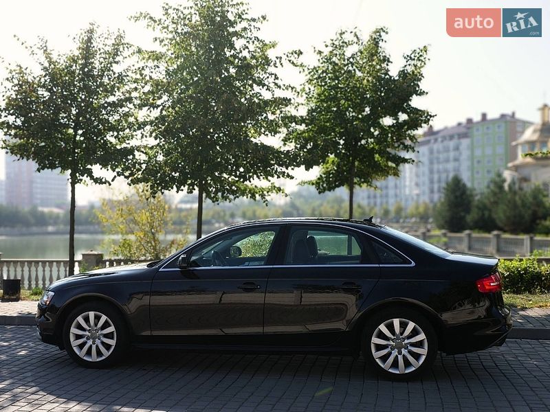Седан Audi A4 2015 в Ивано-Франковске