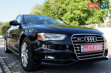 Седан Audi A4 2015 в Ивано-Франковске