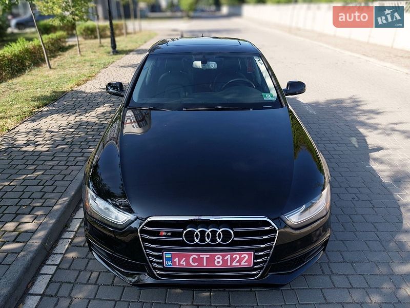 Седан Audi A4 2015 в Ивано-Франковске