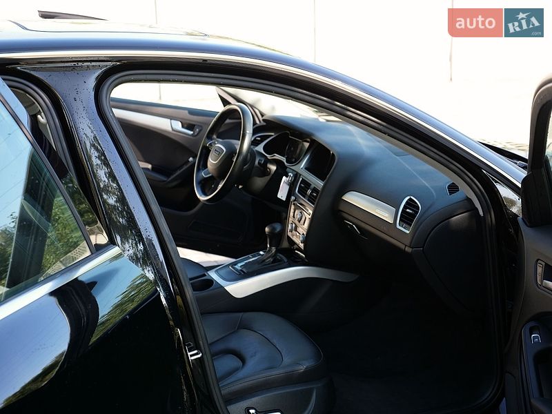 Седан Audi A4 2015 в Ивано-Франковске
