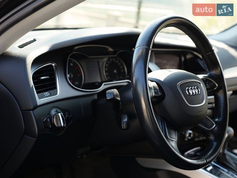 Седан Audi A4 2015 в Ивано-Франковске