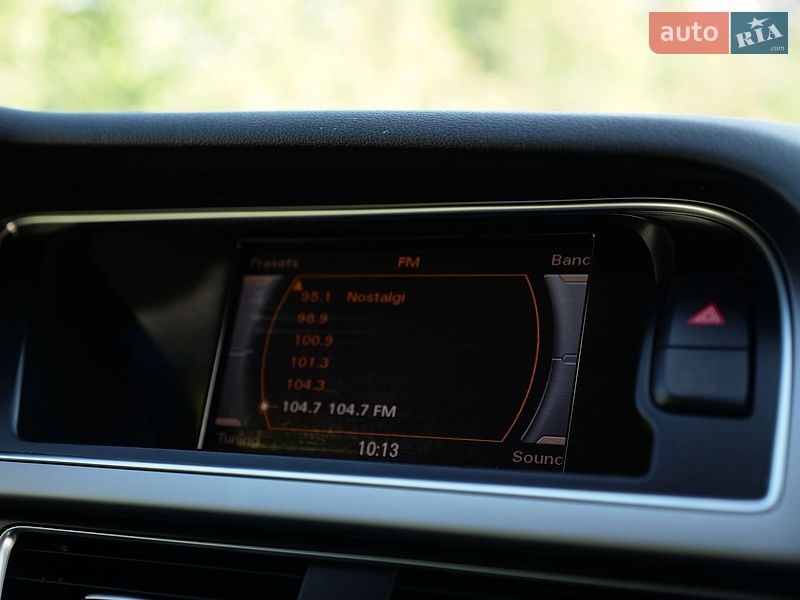 Седан Audi A4 2015 в Ивано-Франковске