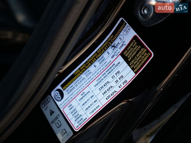 Седан Audi A4 2015 в Ивано-Франковске