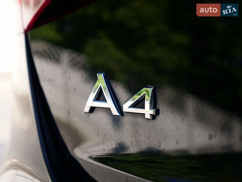 Седан Audi A4 2015 в Ивано-Франковске