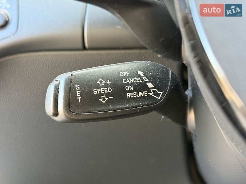 Седан Audi A4 2015 в Львові