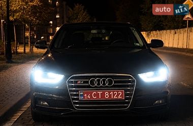 Седан Audi A4 2015 в Ивано-Франковске