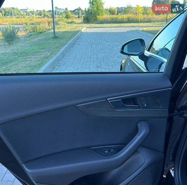 Седан Audi A4 2018 в Здолбунове
