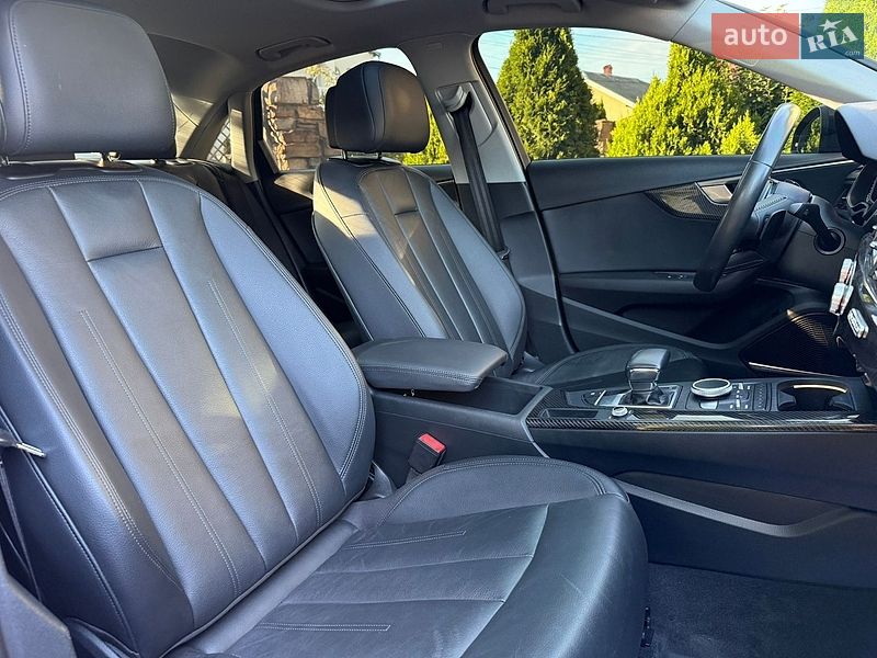Седан Audi A4 2018 в Стрые