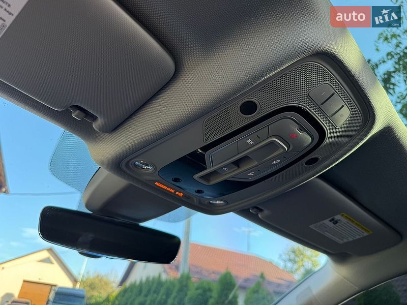 Седан Audi A4 2018 в Стрию