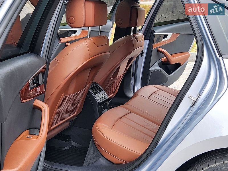 Седан Audi A4 2022 в Вінниці