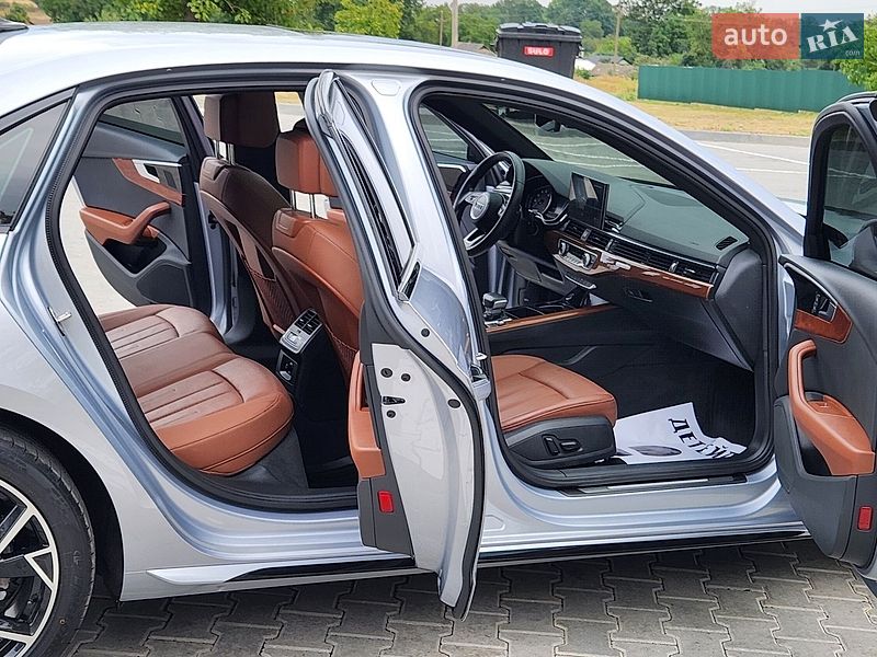 Седан Audi A4 2022 в Вінниці