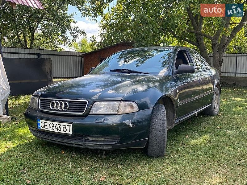 Седан Audi A4 1996 в Іспасі