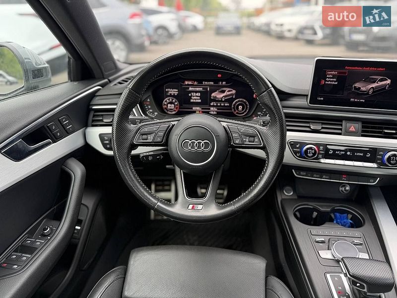 Седан Audi A4 2016 в Львові