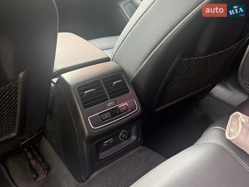 Седан Audi A4 2020 в Львові