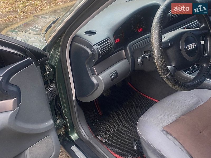 Седан Audi A4 1999 в Чернигове