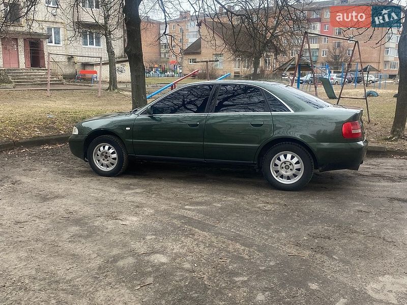 Седан Audi A4 1999 в Чернигове