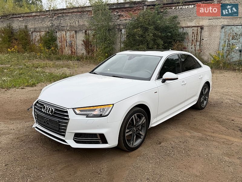 Седан Audi A4 2015 в Львове