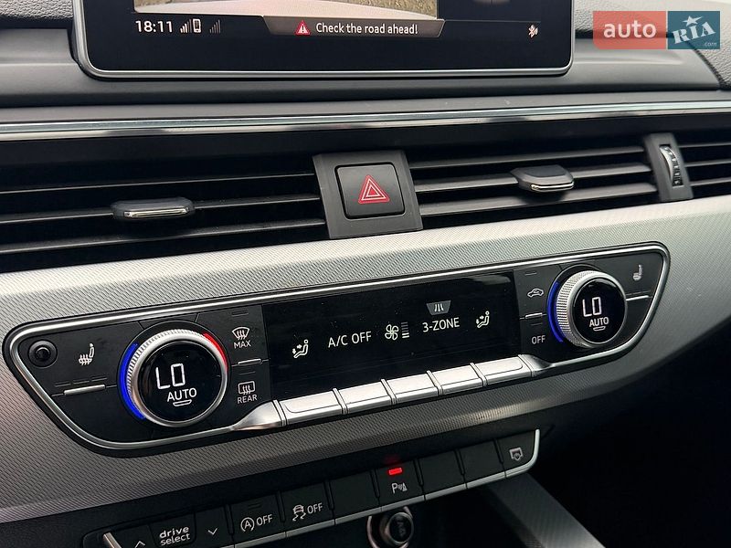 Седан Audi A4 2015 в Львове