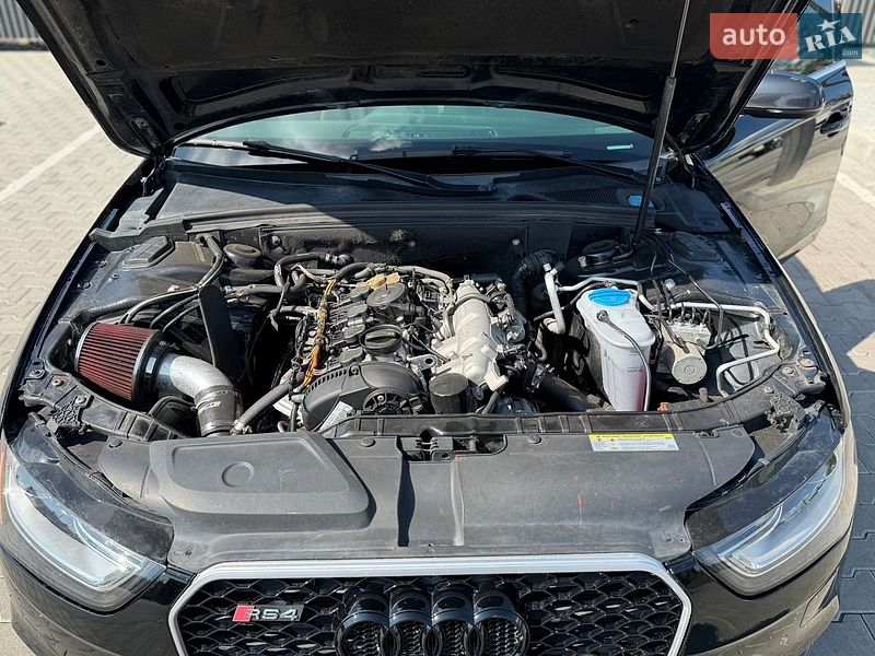 Седан Audi A4 2014 в Львове