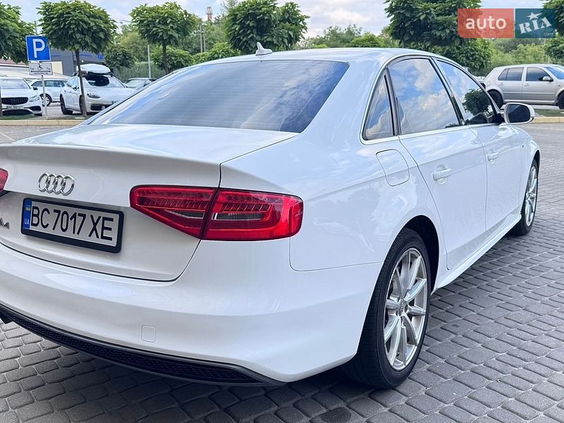 Седан Audi A4 2014 в Львові
