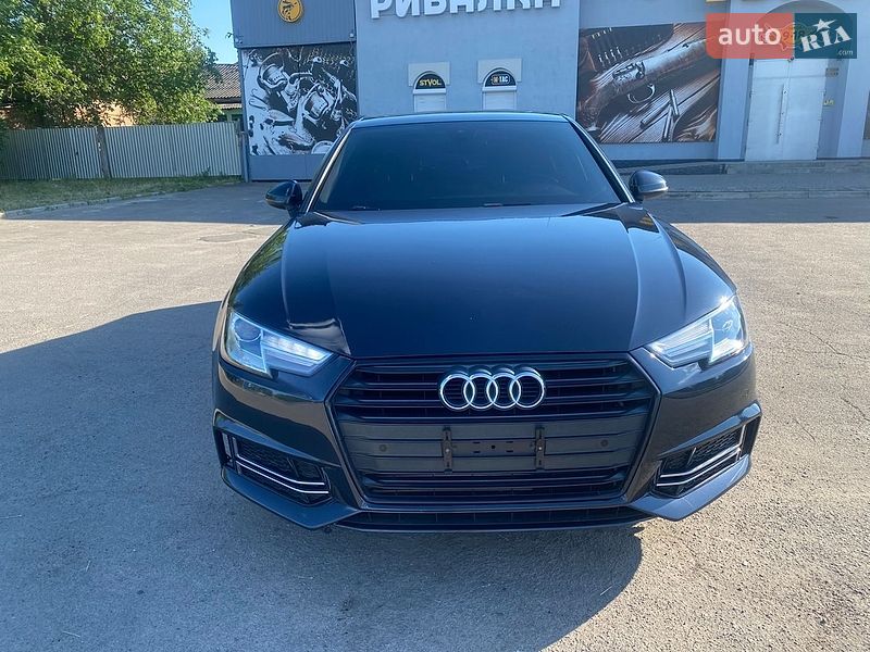 Седан Audi A4 2018 в Умані