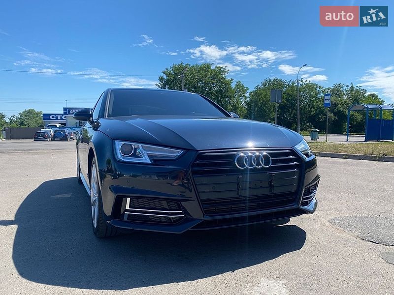 Седан Audi A4 2018 в Умані