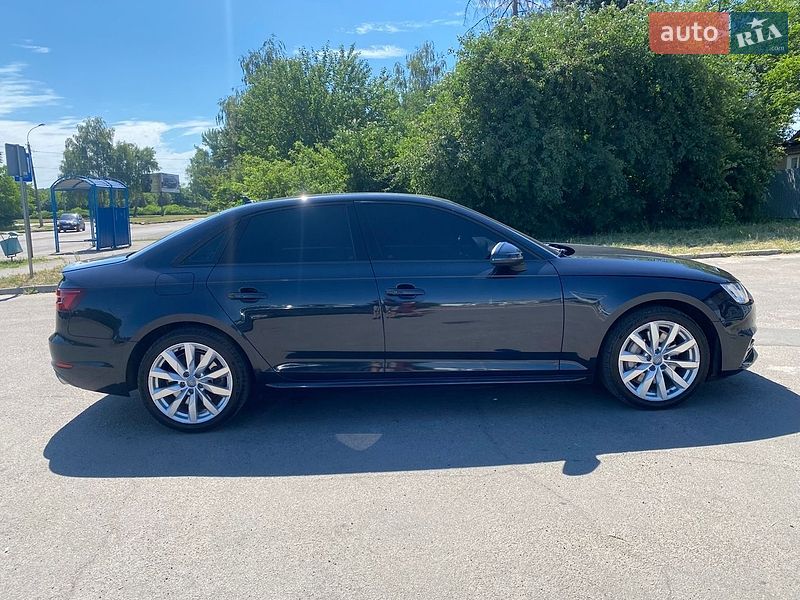 Седан Audi A4 2018 в Умані