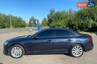 Седан Audi A4 2018 в Умані