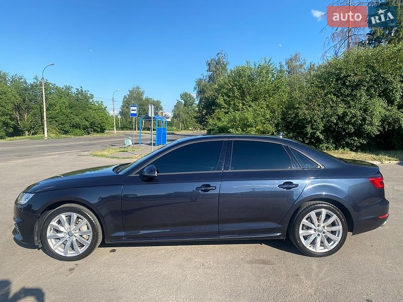 Седан Audi A4 2018 в Умані