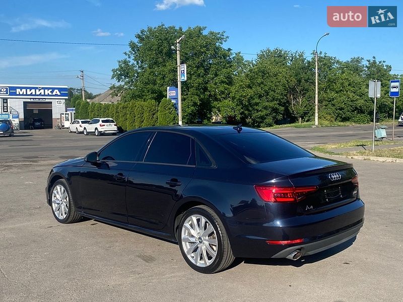 Седан Audi A4 2018 в Умані