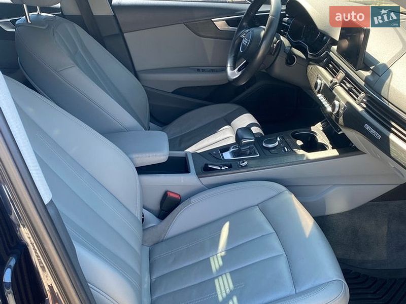 Седан Audi A4 2018 в Умані