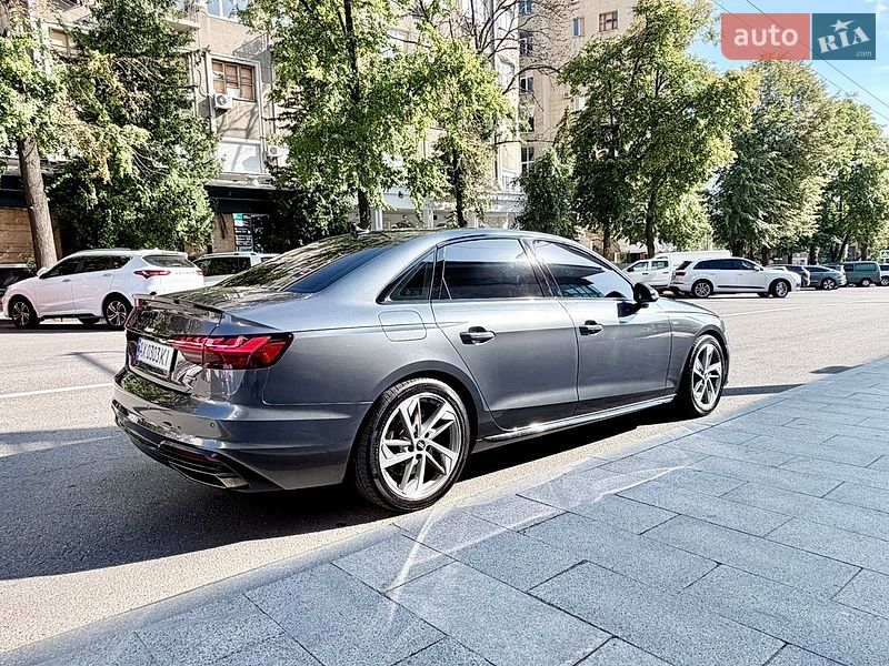 Седан Audi A4 2022 в Харькове