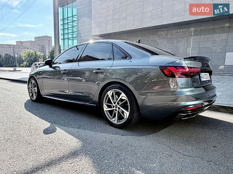 Седан Audi A4 2022 в Харькове