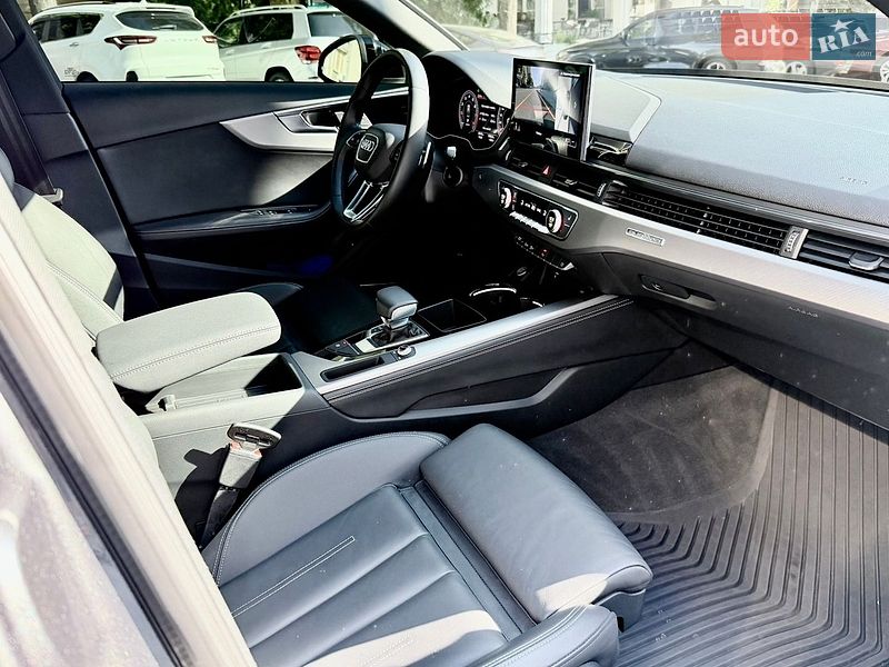 Седан Audi A4 2022 в Харькове