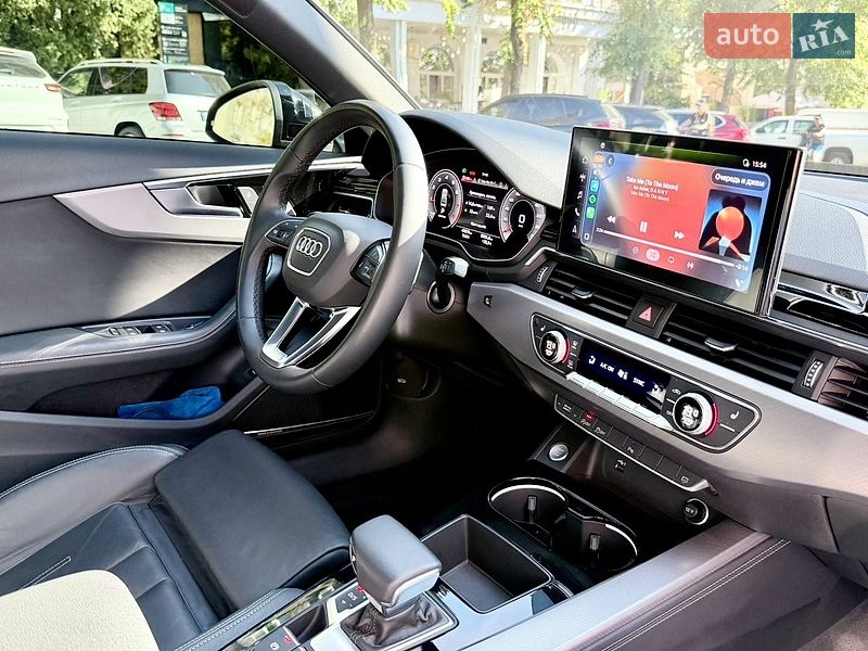 Седан Audi A4 2022 в Харькове