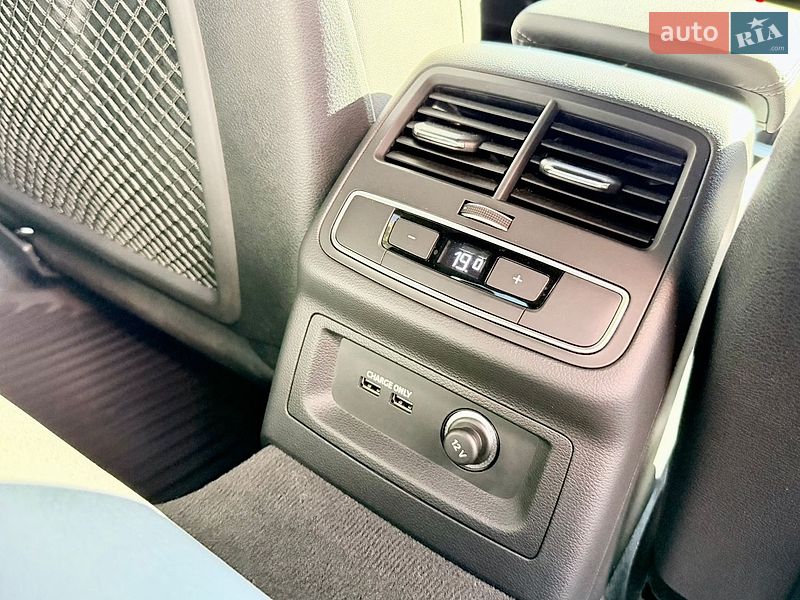 Седан Audi A4 2022 в Харькове
