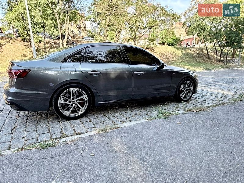 Седан Audi A4 2022 в Харькове